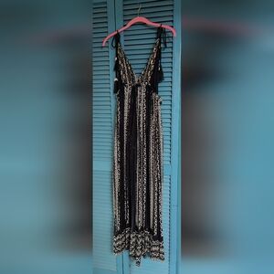 Elegant Black and Cream Maxi Dress